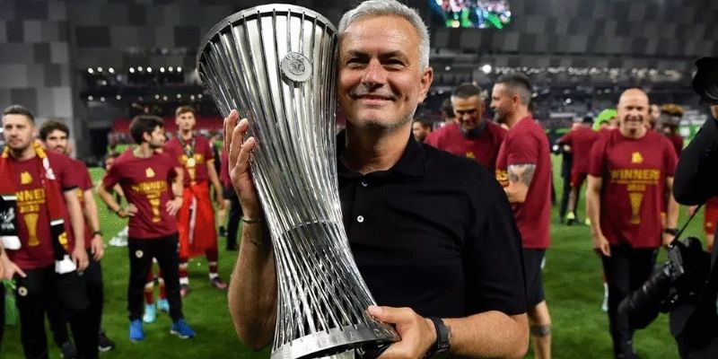 Cup C3 Châu Âu 26 Những chiến lược gia thành công ở UECL